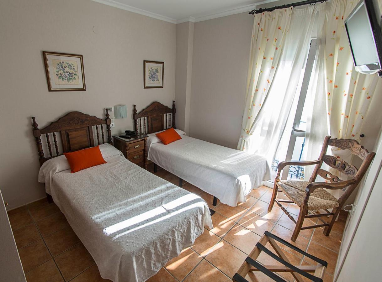 Hostal Marissal By Dorobe Нерха Номер фото